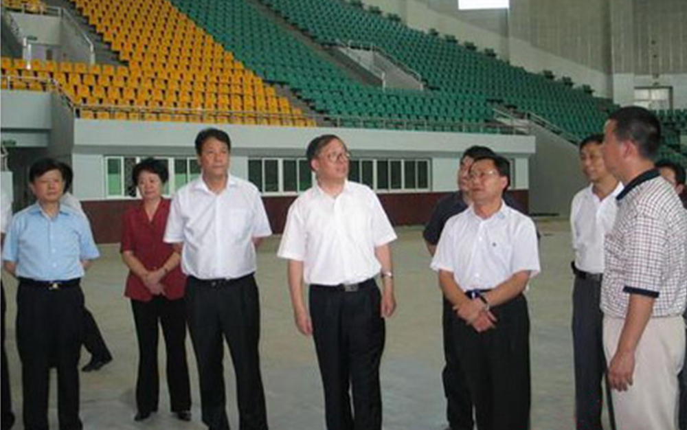 时任湖北省委书记、省人大主任李鸿忠视察57365z线路检测中心集团武当山体育馆项目部