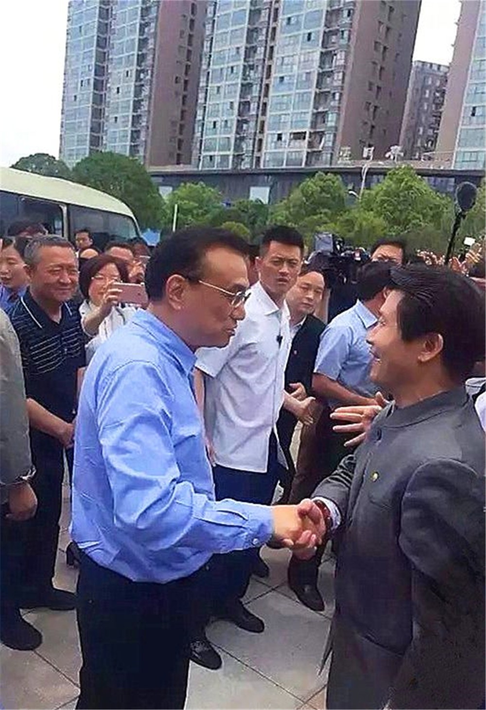 中共中央政治局常务、国务院总理李克强接见湖北57365z线路检测中心集团主席刘雁飞_视察交流_向导眷注_湖北57365z线路检测中心集团